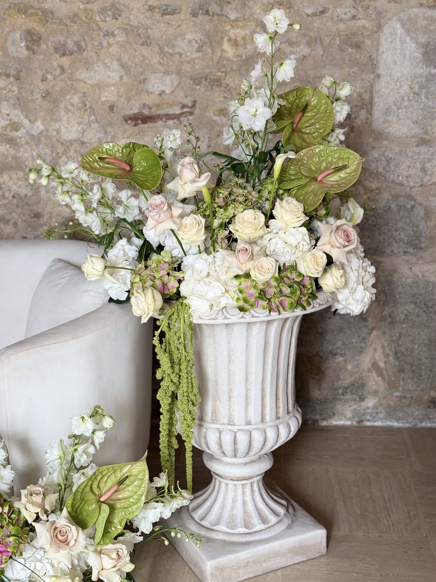 Art floral — urne fleurie sur mesure